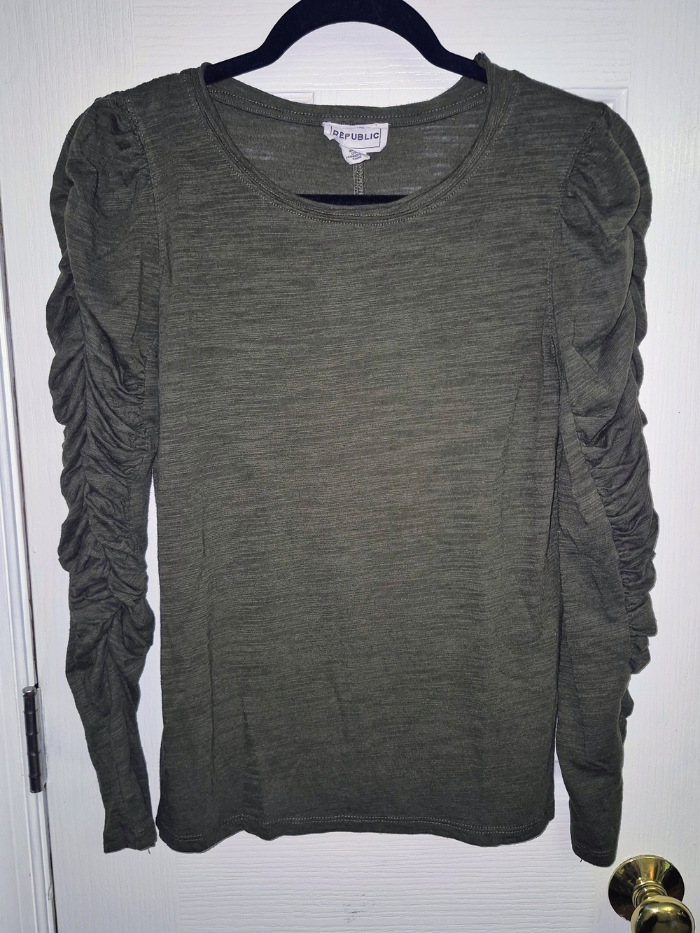 FOR THE REPUBLIC Olive Green Ruched Sleeve Top - Size M